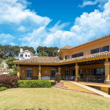 Near Beaches, Cleaning Included Marbella