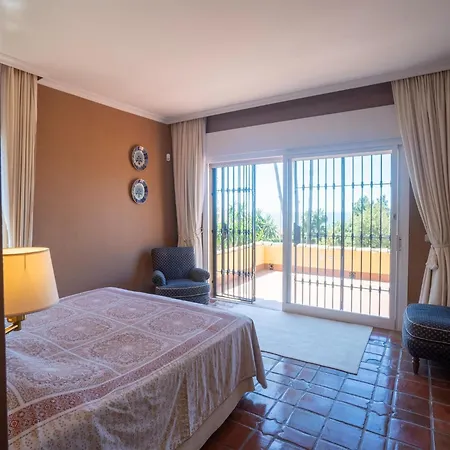 Near Beaches, Cleaning Included Holiday home