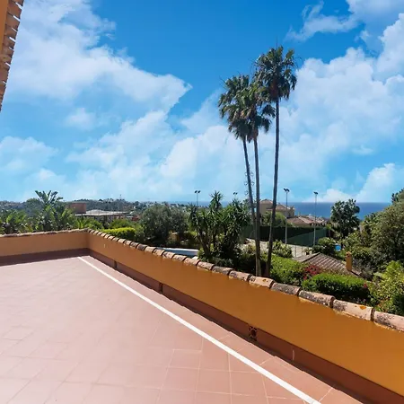 Near Beaches, Cleaning Included *